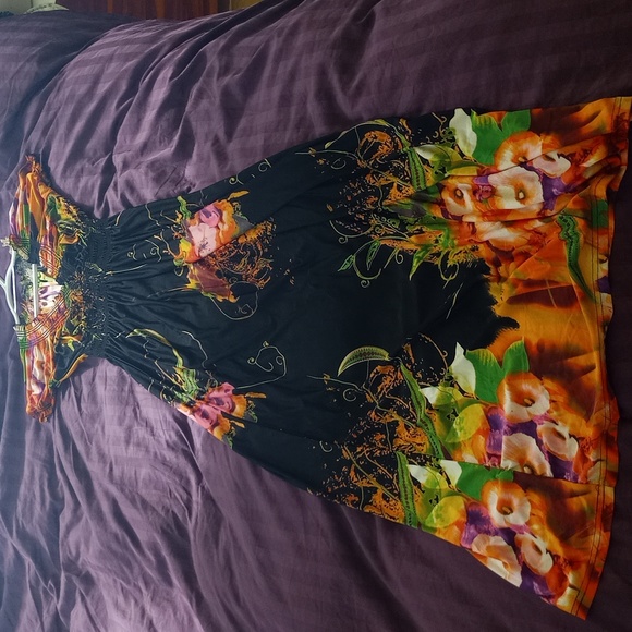 Floral and black long dress. Comfortable - Picture 2 of 2